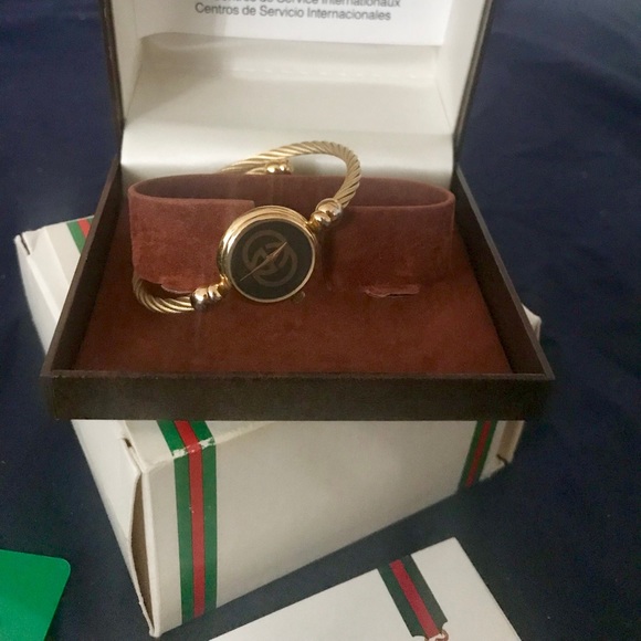 *SOLD* Authentic Gucci 14k Gold Plated Watch - Picture 2 of 7